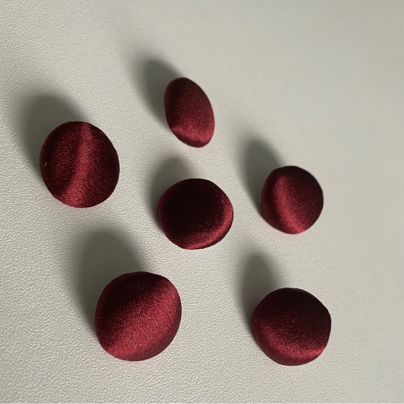 6 .5 inch Handmade burgundy satin buttons - Picture 1 of 6